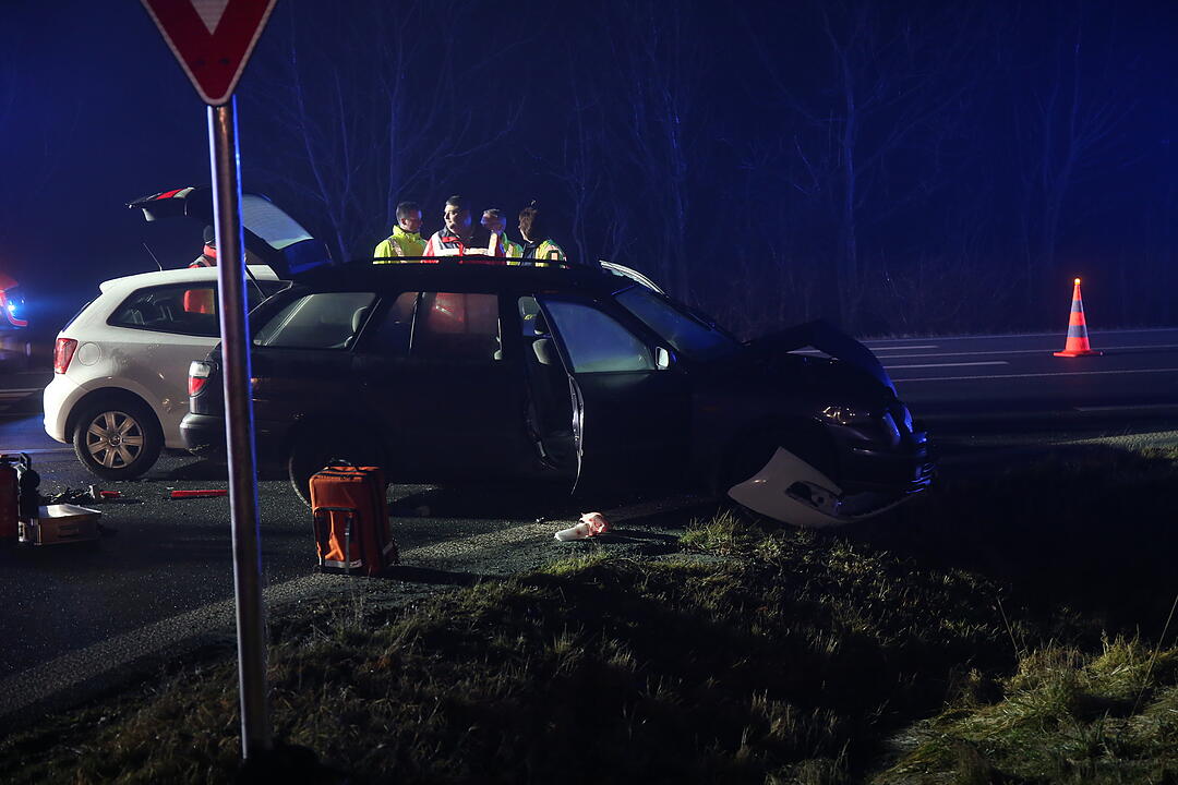 Oberfranken: Schwerverletze nach Frontalcrash an Autobahnauffahrt
