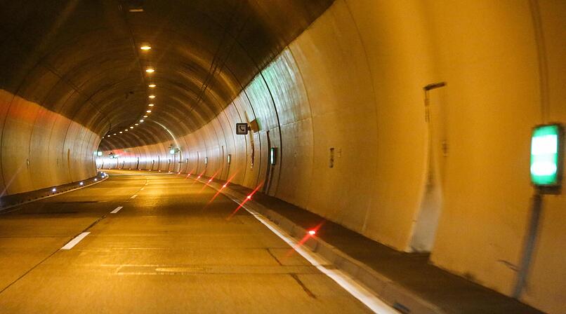 Bauarbeiten auf A70: Tunnel "Schwarzer Berg" einseitig gesperrt