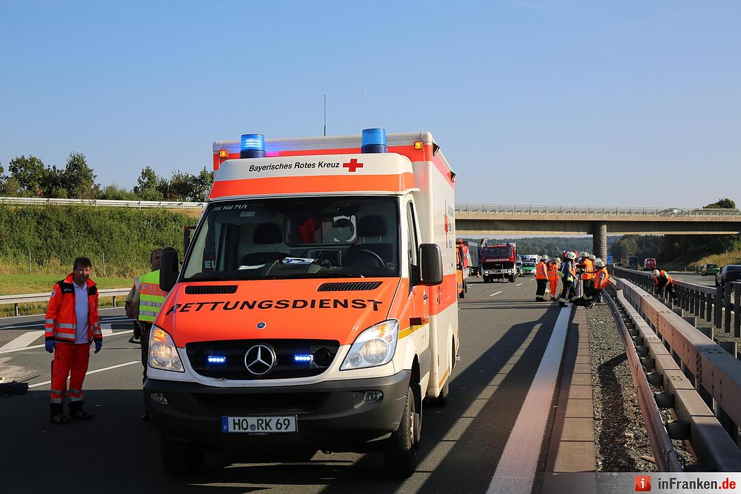 Drei Verletzte nach Unfall auf der A9 bei Leupoldsgruen