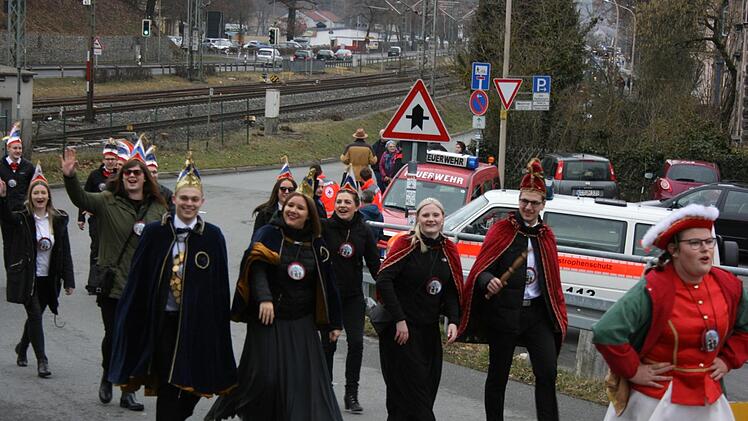 Beim Kronacher FaschingszugMaria Löffler