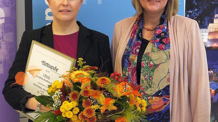 Isabell Serauky und Birgit Weber. Foto: Berthold Köhler