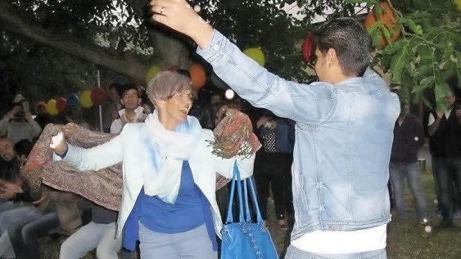 Bei ihrem 70. Geburtstag vergangenes Jahr tanzte Maruška Hofmann-Šircelj ausgelassen.Viele Helfer und Flüchtlinge feierten mit ihr.