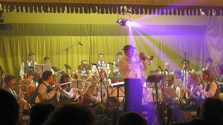 Ein Eindruck vom Jahreskonzert 2002.  Archivfoto: Thomas Dill