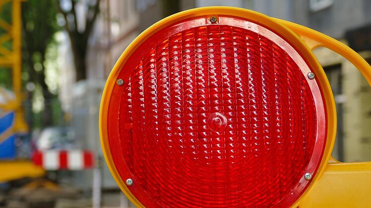 N&uuml;rnberg: Verkehrseinschr&auml;nkungen auf S&uuml;dwesttangente - Fahrbahnen werden verengt