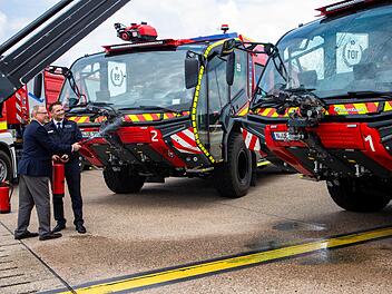 Flughafen-Feuerwehr am Airport Nürnberg erhält drei neue Löschfahrzeuge
