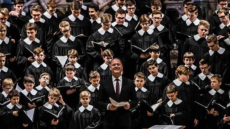 Unter der Leitung von Martin Lehmann beeindruckte der Windsbacher Knabenchor bei seinem Gastspiel in der Coburger Morizkirche. Foto: Jochen Berger