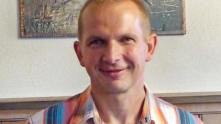 Michael Viering wurde für 25-jährige Tätigkeit im Bauhof geehrt.