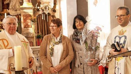 Mesnerin Roswitha Bühl dankten Wallfahrtspfarrer Otmar Pottler (links) sowie Pfarrer Thomas Klemm und Pfarrgemeinderatsvorsitzende Sigrid Schuhmann (von rechts). Fotos: Günther Geiling