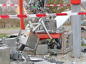 Ein Mann hat sechs Automaten in die Luft gesprengt.  Foto: Josef Hofbauer