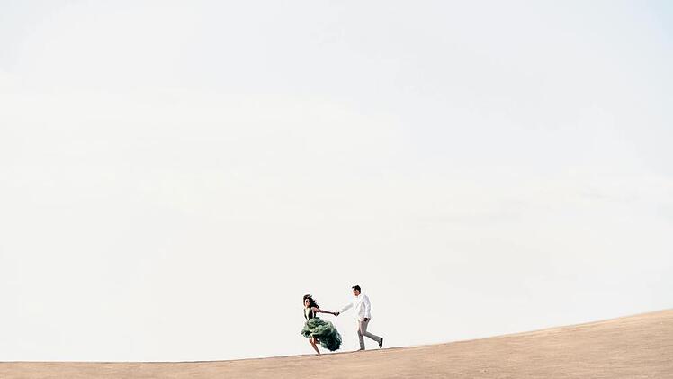pexels-asdrubal-luna