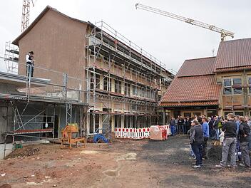 Richtfest wurde an der neuen Turnhalle in Wildflecken gefeiert. Foto: Marion Eckert