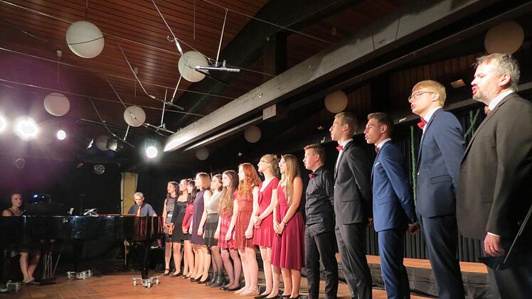 Stimmlich überzeugend: Der Kammerchor der Klassen 8 - 12 Foto: Doris Bauer