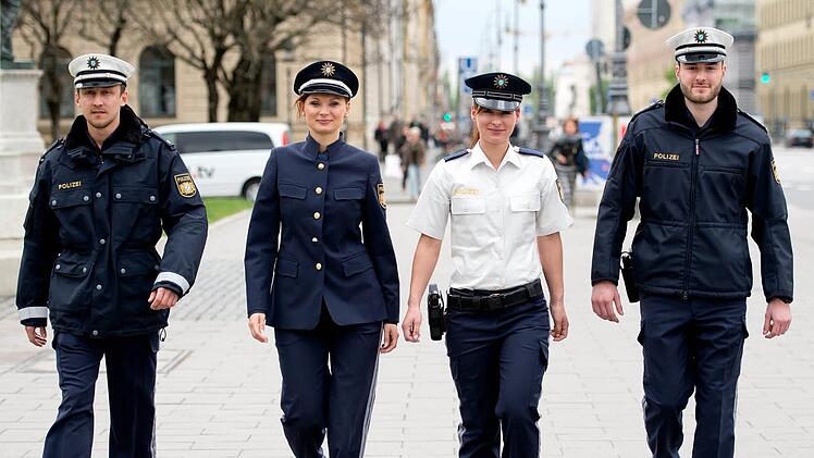 Immer wenn er Polizeiuniformen sah, geriet der Angeklagte in Rage. Er habe seine Wut, Ohnmacht, Empörung und Aggression auf die Polizei projiziert, sagte der Kulmbacher vor Gericht.