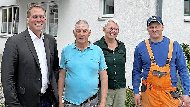Die Gemeinde Hemhofen verabschiedet Siegfried Gro&szlig;kopf nach 40 Jahren im Bauhof in dem Ruhestand.