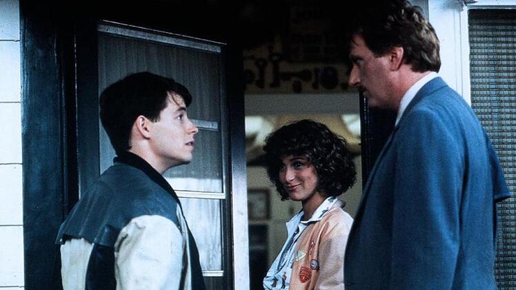 Als Ferris Buellers nervende Schwester Jeanie hatte Jennifer Grey eine ihrer ersten gr&ouml;&szlig;eren Rollen.