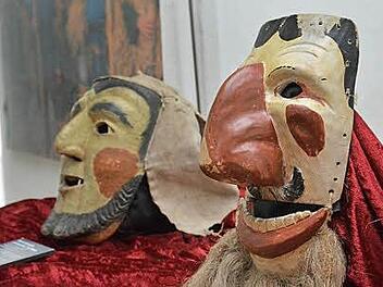 Faschingsmasken sind bis 18. Februar im Museum zu sehen. Foto: Björn Hein