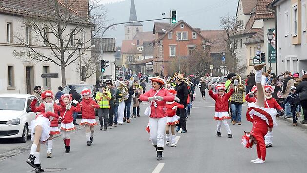Die "Sunshine Girls" werden auch heuer wieder akrobatische Tänze auf der Straße zeigen.  Foto: K.- H. Hofmann/Archiv