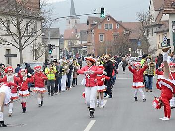 Die "Sunshine Girls" werden auch heuer wieder akrobatische Tänze auf der Straße zeigen.  Foto: K.- H. Hofmann/Archiv