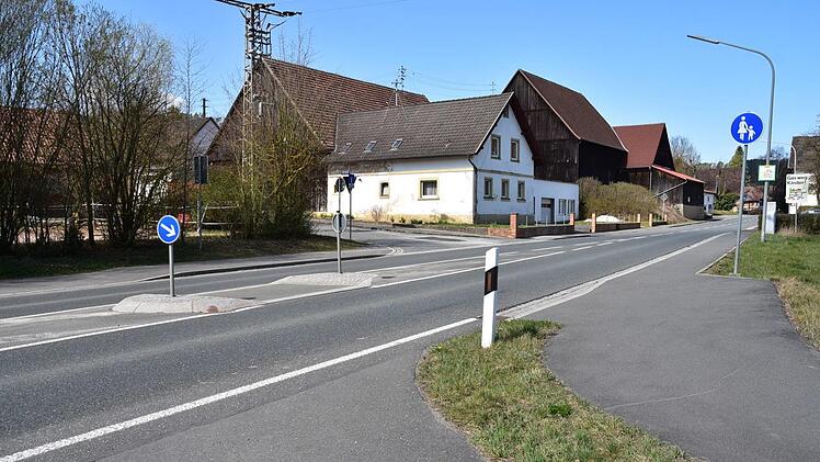 Die neue &Uuml;berquerungshilfe am Ortseingang von L&ouml;sau. Foto: Uschi Prawitz