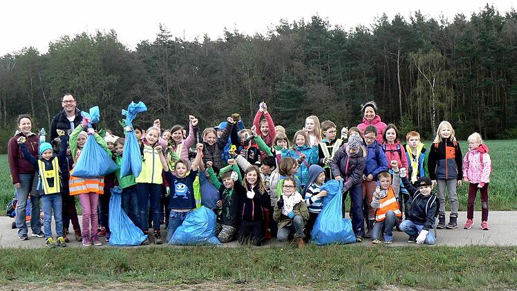 Klasse 3a /3b der Grundschule Niederndorf  Foto: Fellermeyer
