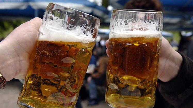 Die Deutschen geben Milliarden für Bier aus. Doch der Markt verändert sich. Symbolbild: Jan Woitas /dpa
