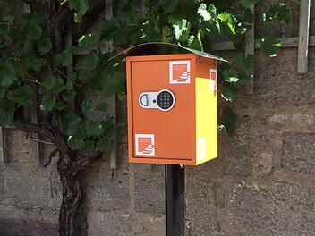 Mit der richtigen Lösungszahl öffnet sich die Box. Foto: Adina Rösch