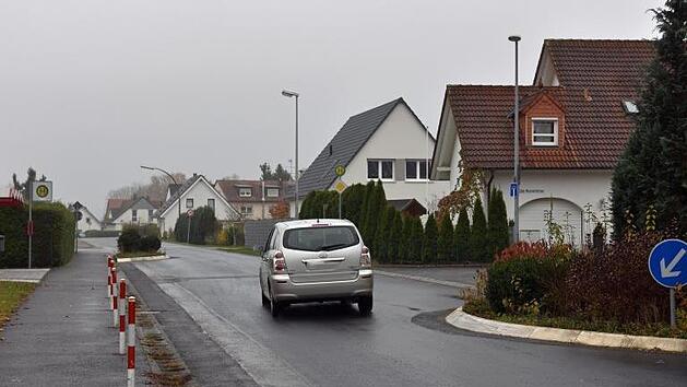 70 Prozent aller Fahrzeuge sind bei Geschwindigkeitsmessungen im Bereich der Bushaltestelle in Kleinaugsfeld zu schnell gefahren. "Das ist erschreckend", meinte Bürgermeister Günther Werner bei der Bürgerversammlung.Ulrike Langer