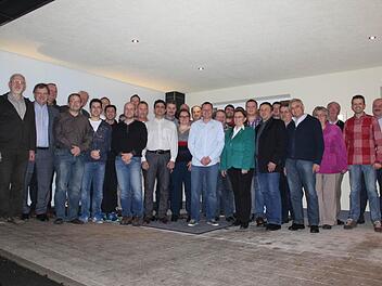 Diese Kandidaten treten auf der Liste "Freie Wähler - CSU - Bündnis für Tettau" bei den Kommunalwahlen an. Foto: Veronika Schadeck