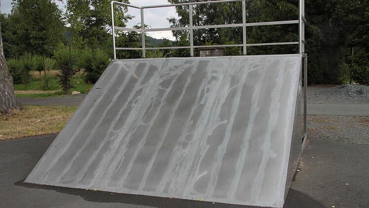 Der Skaterplatz in Stadtsteinach wird von dem Jugendlichen im Juli gemeinsam aufgehübscht. Foto: Dagmar Besand