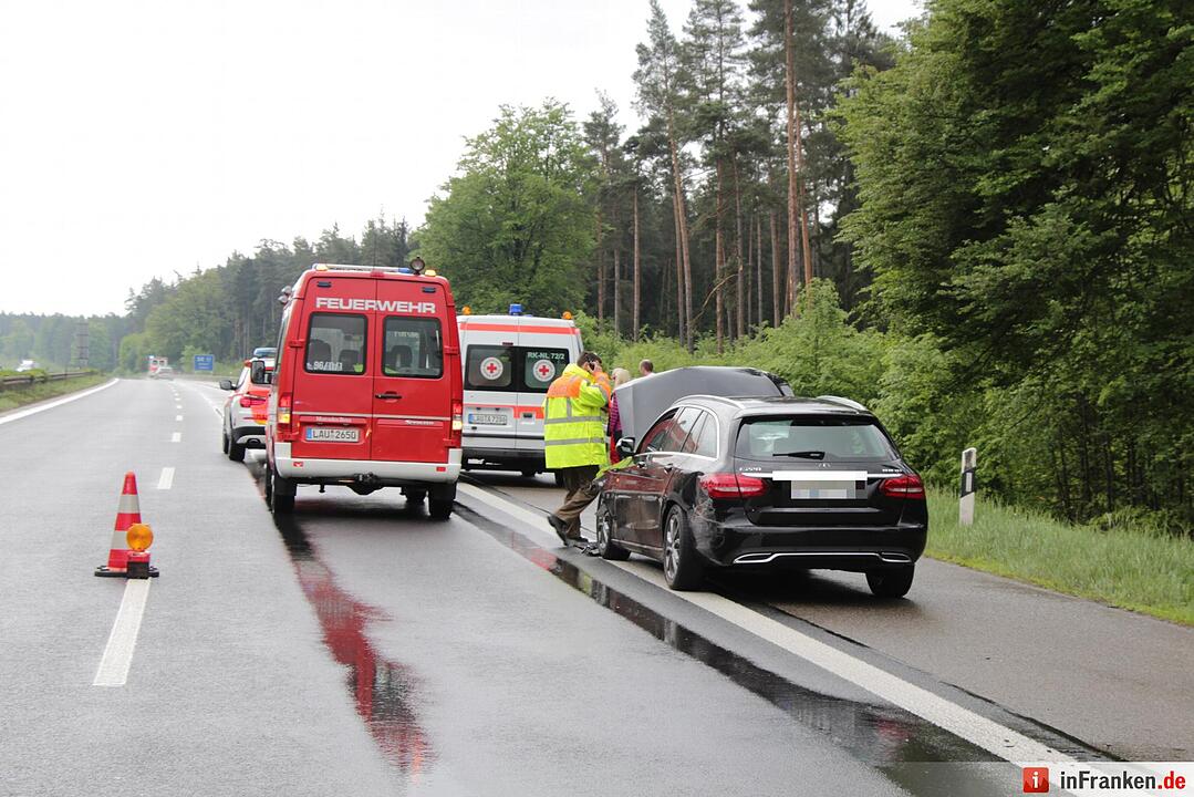 Zwei Unfälle mit sechs beteiligten Autos auf der A3