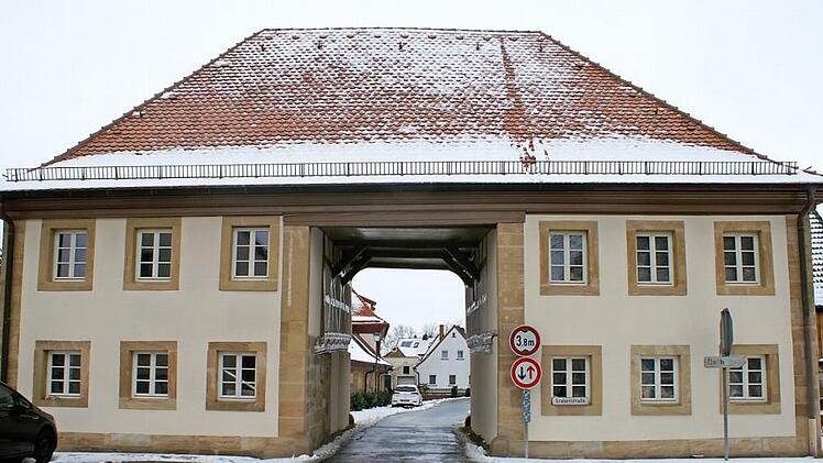 Im März oder April soll das Torhaus fertig sein. Foto: Renate Neubecker