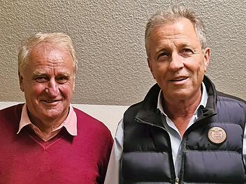 Der bisherige Präsident Hans Markwalder (rechts) und der 1. Vorsitzende Klaus Beck legten ihre Ämter nieder und verabschiedeten sich in den "Ruhestand".