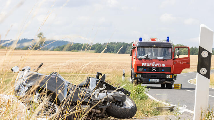 63-Jähriger stirbt bei schwerem Motorradunfall