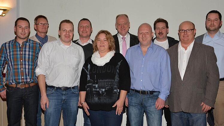 Nominierungsversammlung "Neue Wege" (von links): Fabian Nöth, Michael Glagowsky, Manuel Gessner, Heiko Heinisch, Katja Müller, Bürgermeister Helmut Blank, Klaus Görlinger, Robert Mahr, Klaus Schebler und Frank Chwojka.  Foto: Björn Hein