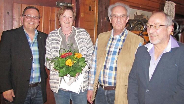 Von links: HBV-Vorsitzenden Andreas Gehring, Elke Wache, Werner Schillig und Gerold Wache  Foto: Martin Koch