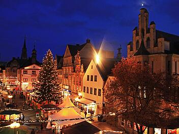 Weihnachtszeit ohne den vertrauten Weihnachtsmarkt - ein Gedanke an den sich die B&uuml;rger der Stadt erst gew&ouml;hnen m&uuml;ssen - hoffentlich nur f&uuml;r Weihnachten 2020. Foto: Romana Kochanowski