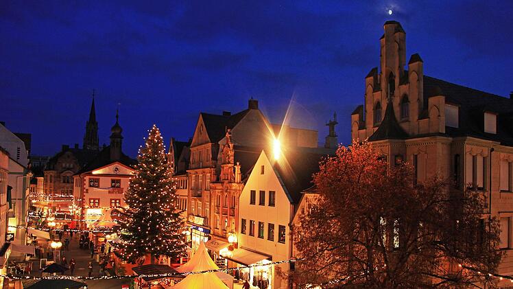 Weihnachtszeit ohne den vertrauten Weihnachtsmarkt - ein Gedanke an den sich die B&uuml;rger der Stadt erst gew&ouml;hnen m&uuml;ssen - hoffentlich nur f&uuml;r Weihnachten 2020. Foto: Romana Kochanowski
