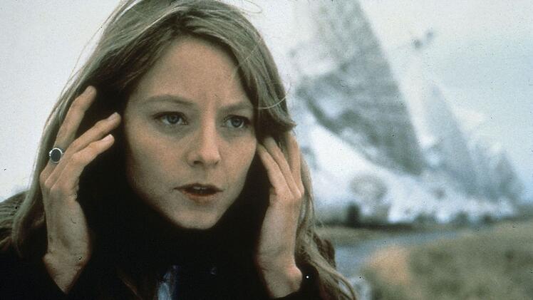 Ellie Arroway (Jodie Foster) empf&auml;ngt Signale aus dem All.