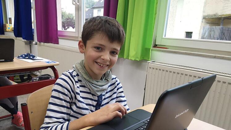Das digitale Zeitalter hat in der Riedenberger Grundschule Einzug gehalten und sorgt bei Schülern und Lehrern für Begeisterung. Foto: Evelyn Schneider