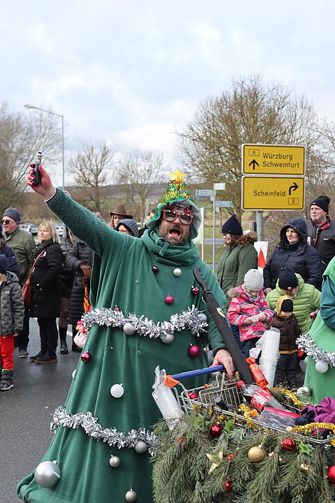 Die Hauptstrasse wurde zur Partymeile
