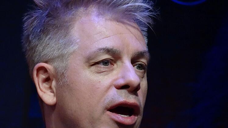 Umjubelt: Michael Mittermeier bei seinem Auftritt im ausverkauften Kongresshaus Rosengarten in Coburg.Foto: Jochen Berger