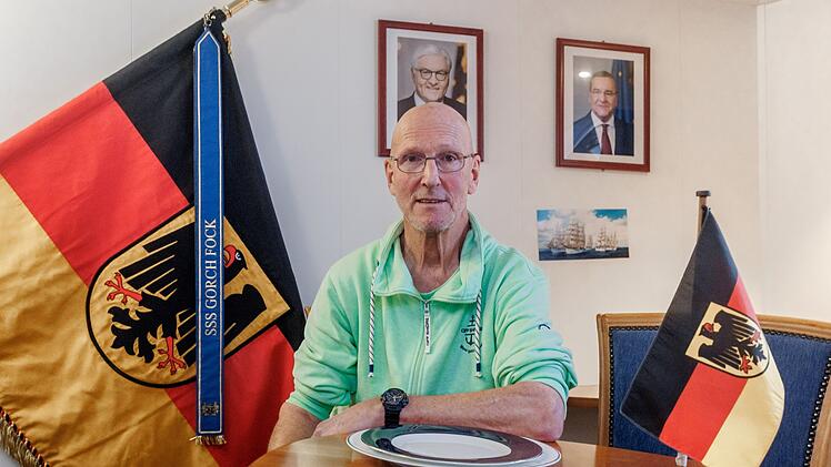 Verabschiedung vom Chef-Stewart der "Gorch Fock"