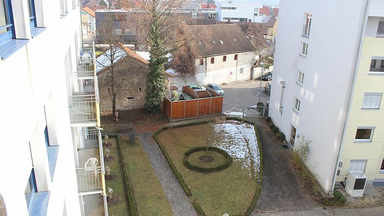 Der Innenhof des Höchstadter Krankenhauses soll teilweise überbaut werden. Foto: Andreas Dorsch