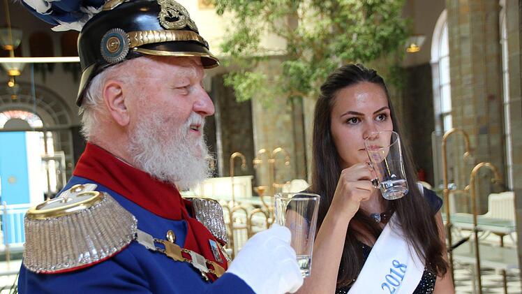 Blindverkostung mit Bad Kissinger Heilwassern. Foto: Benedikt Borst
