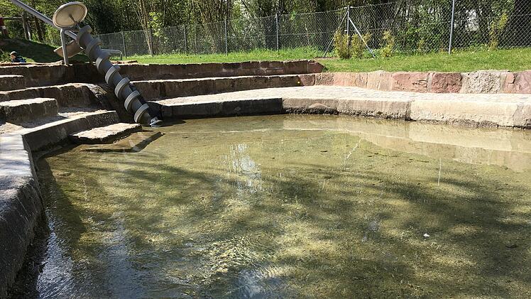 Bad Kissingen: Nach Winterpause - Spielm&ouml;glichkeit auf Spielplatz wieder eingerichtet