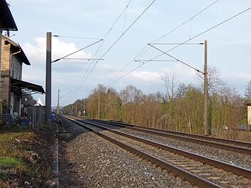 Wenn es nach dem Willen des Gemeinderates geht, soll in Obertheres ein Bahnhalt reaktiviert werden. Ein entsprechender Antrag wird bei der Bayerischen Eisenbahngesellschaft gestellt. Darauf verständigte sich der Gemeinderat Theres.
