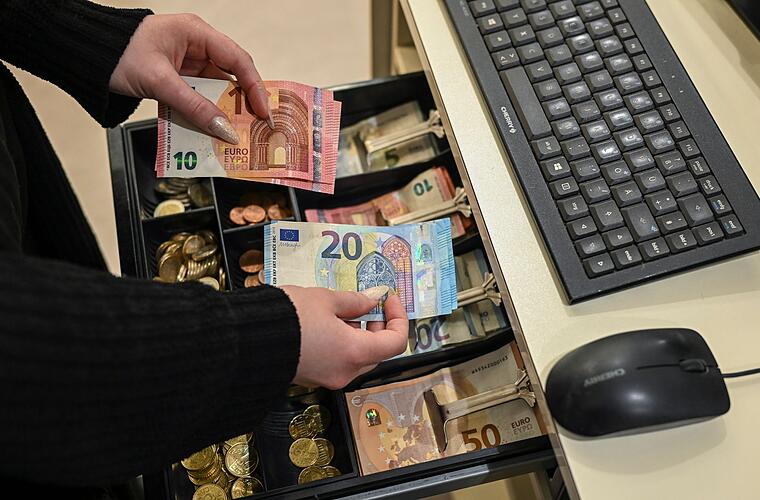 Bundesbank-Test: Barzahlung bei Ämtern oft nicht möglich