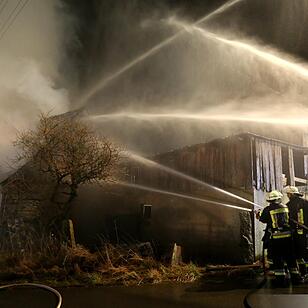 Bauernhof in Weißdorf bei Hof brennt ab