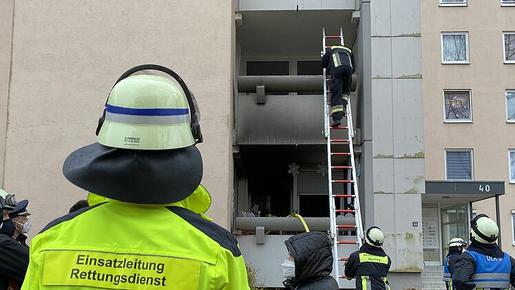 Nürnberg: Brand in Mehrfamilienhaus