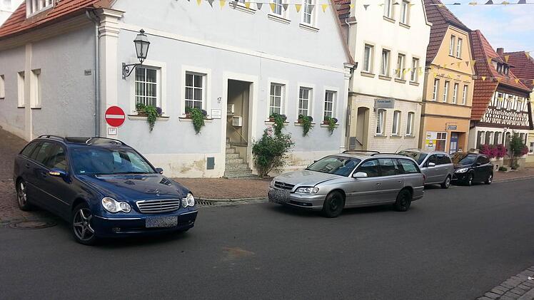 Scharfes Eck: An der Einmündung der Braugasse in den Marktplatz hat es Ende August erst gescheppert. Foto: Thomas Limpert